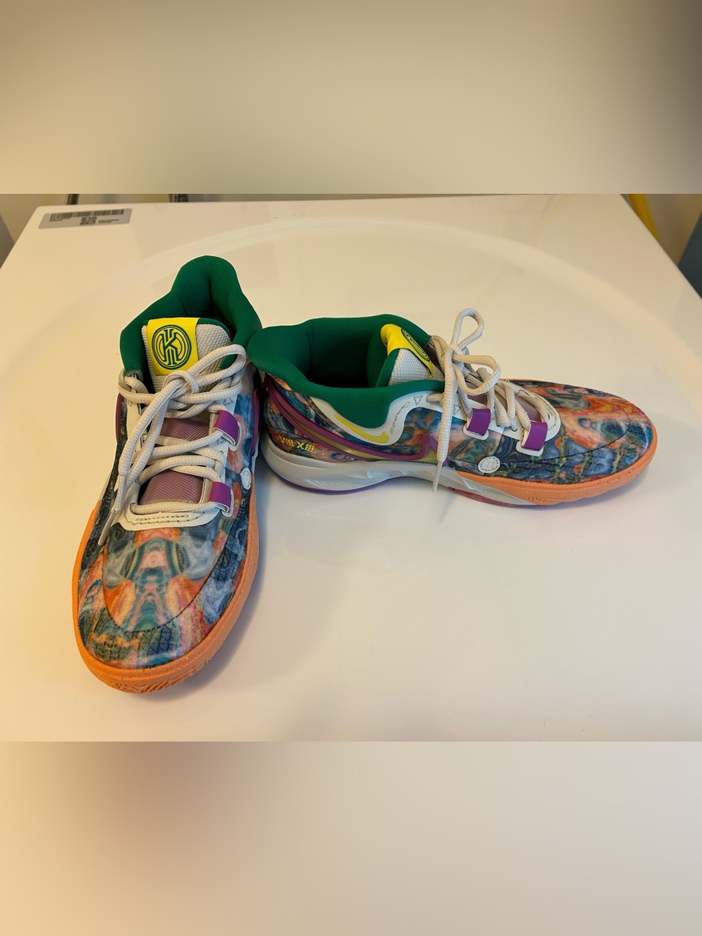Nike Kyrie 8 GO Circle Of Life (GS) Basketball Shoe Youth/Men’s Size 7 US